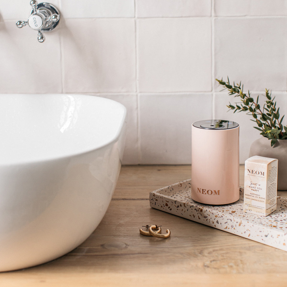 5 Reasons You Need a NEOM Diffuser Today – NEOM Wellbeing EU